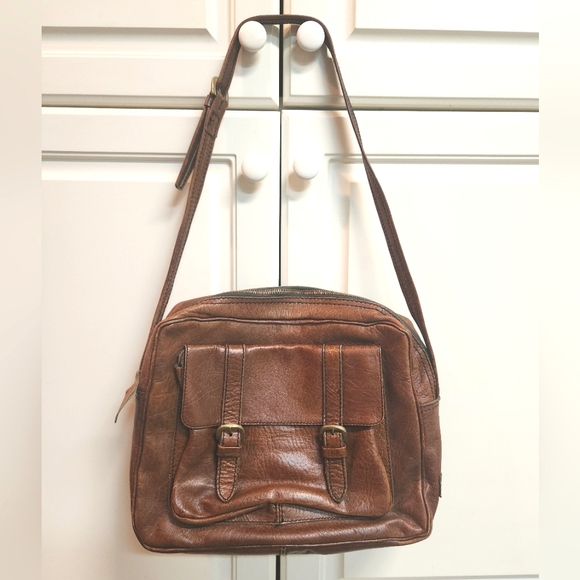 LAND Tumbled Brown Leather Messenger Shoulder/Crossbody Bag - Picture 2 of 11